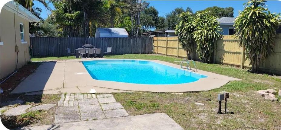 Private Poolside 5Br Villa Clearwater Exterior photo